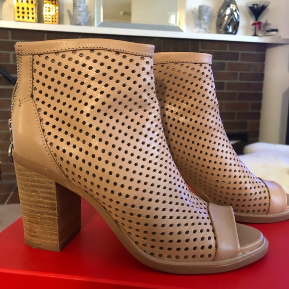 Wishbone beige calf leather sandal - Picture 2 of 4